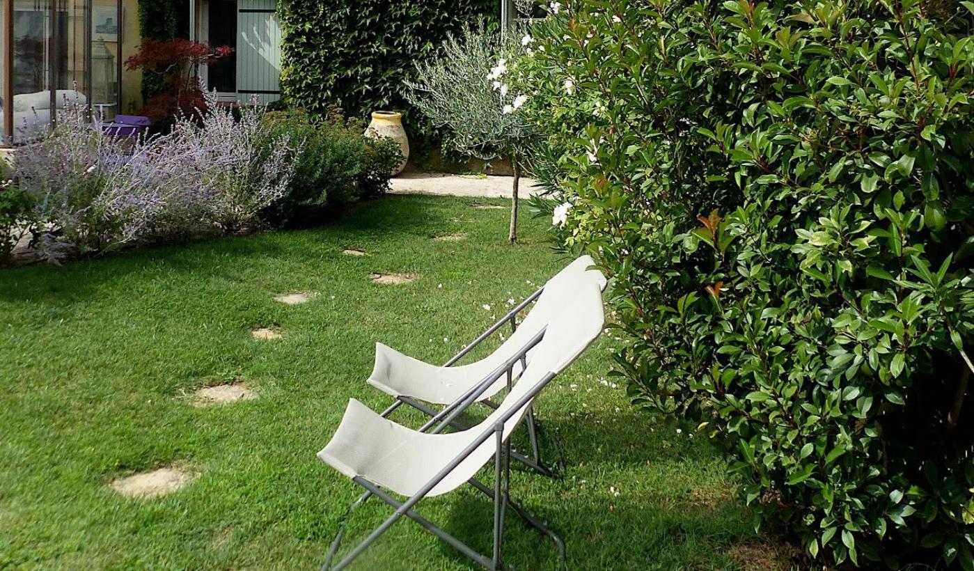 Le Chat Sur Le Toit Lourmarin Exteriér fotografie